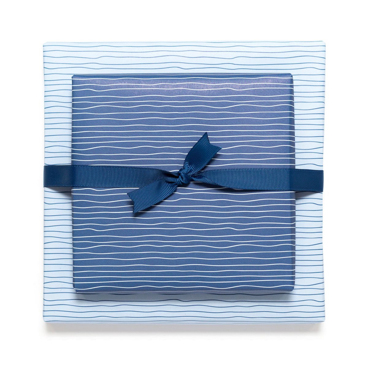 Blauw inpakpapier met golfpatroon - Maritiem inpakpapier voor doop, communie en bevestiging, inpakken van papierwater