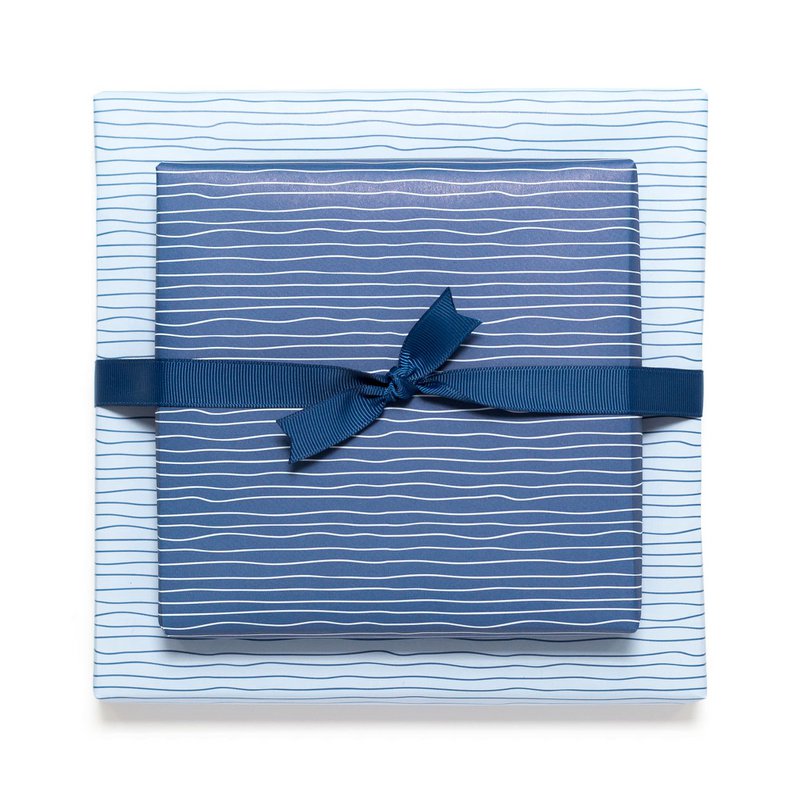 Carta da avvolgimento blu con motivo ad onde - carta da avvolgimento marittima per battesimo, comunione e conferma, acqua di avvolgimento dell'acqua