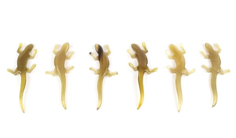 Set of 6 lizard knife holders in blond horn