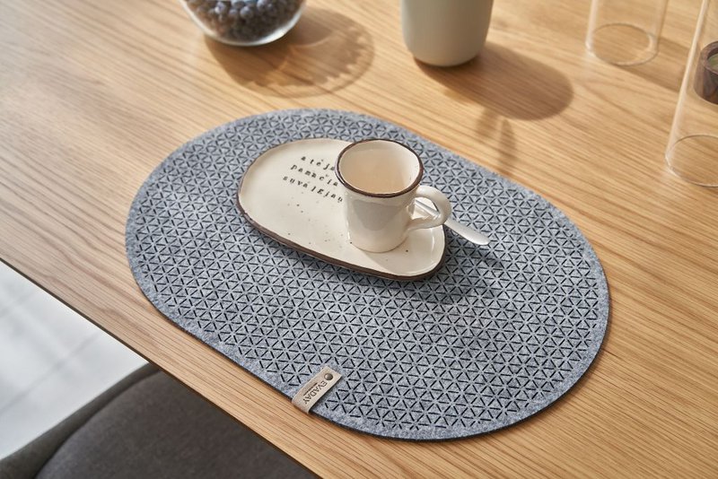 Vilten placemat ovaal STELLE grijs