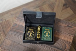 2 giochi di poker e 5 brief di dadi dorati in pelle faux nera