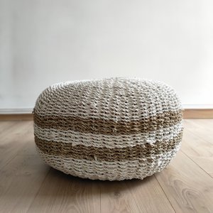 POUF IN WHITE SEAGRASS