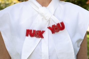 Broschenpaar: FUCK YOU