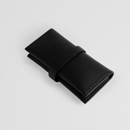 Custodia per orologio minimalista in pelle nera. Custodia in pelle per orologi.