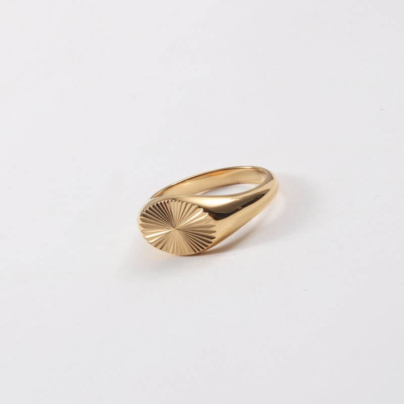 Medilion - Signet Sun Burst Gold Ring