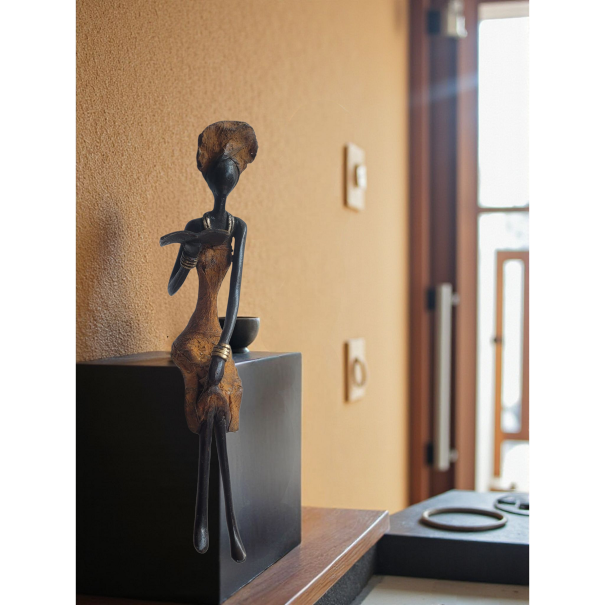 Bronze-Skulptur "Lesende Frau" by Adama Ouedraogo 25 cm Unikate verschiedene Farben