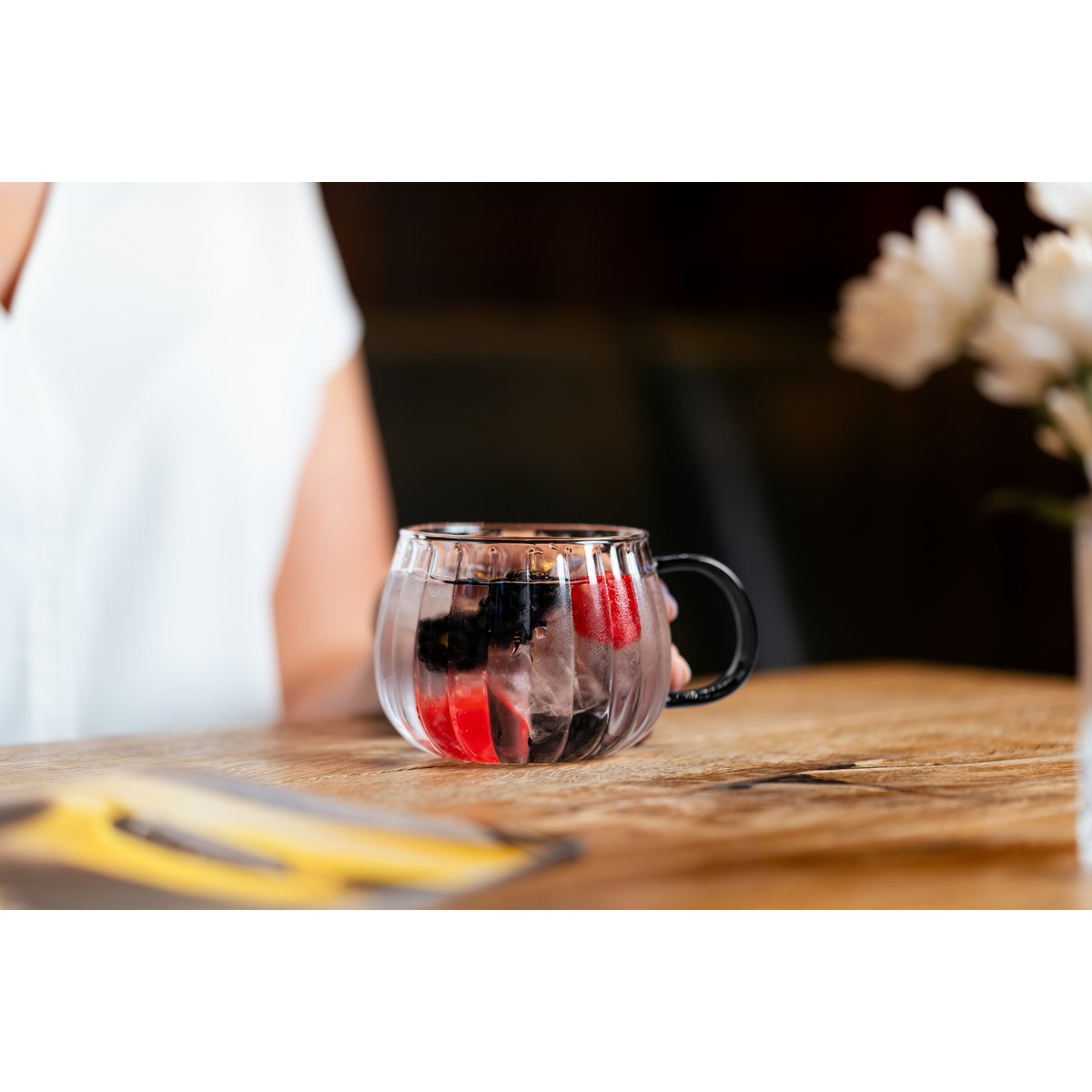 ZESTAW 2 szklanek jednościennych z szarym uchwytem 350 ml TULIP 1203
