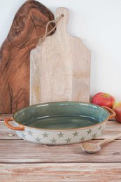 Acogedor plato ovalado verde estrellas 36x23,3x5,7 cm Isabelle Rose