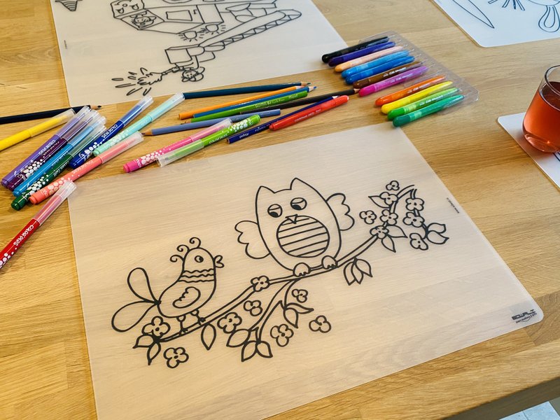 Recolorable placemat Hedwig the owl