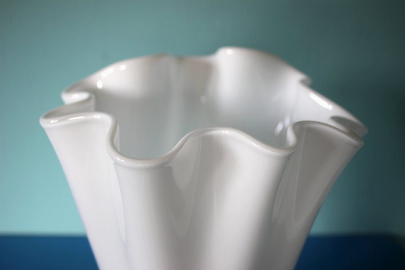 Vase glas bølget hvid glas vase bord vase 21 x 21 x 30 cm