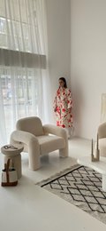 Kimono Sakura - 100% cotone con motivo contemporaneo in rosso sakura e bianco sporco, può essere utilizzato come accappatoio o per la casa ma anche come giacca