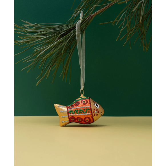 Poisson d'or en papier mâché fait à la main