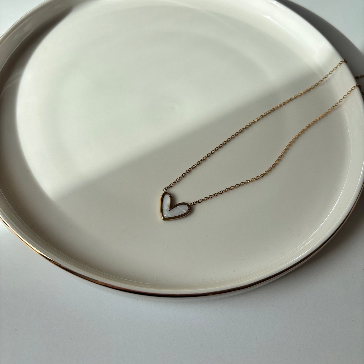 Heart's Essence – Collana Cuore Madreperla Oro 18k