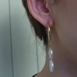 Sølv dobbelt perle hoop ferskvandsperle øreringe | af Ifemi Jewels