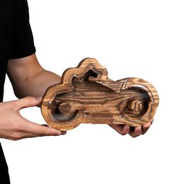 Wooden Piggy Bank Motorcykel (M/L, 3 farver)