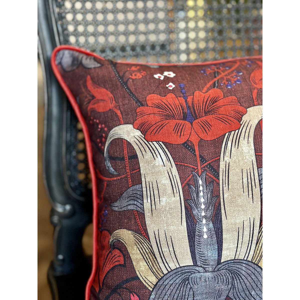 Pillowcase Deco | Red drama