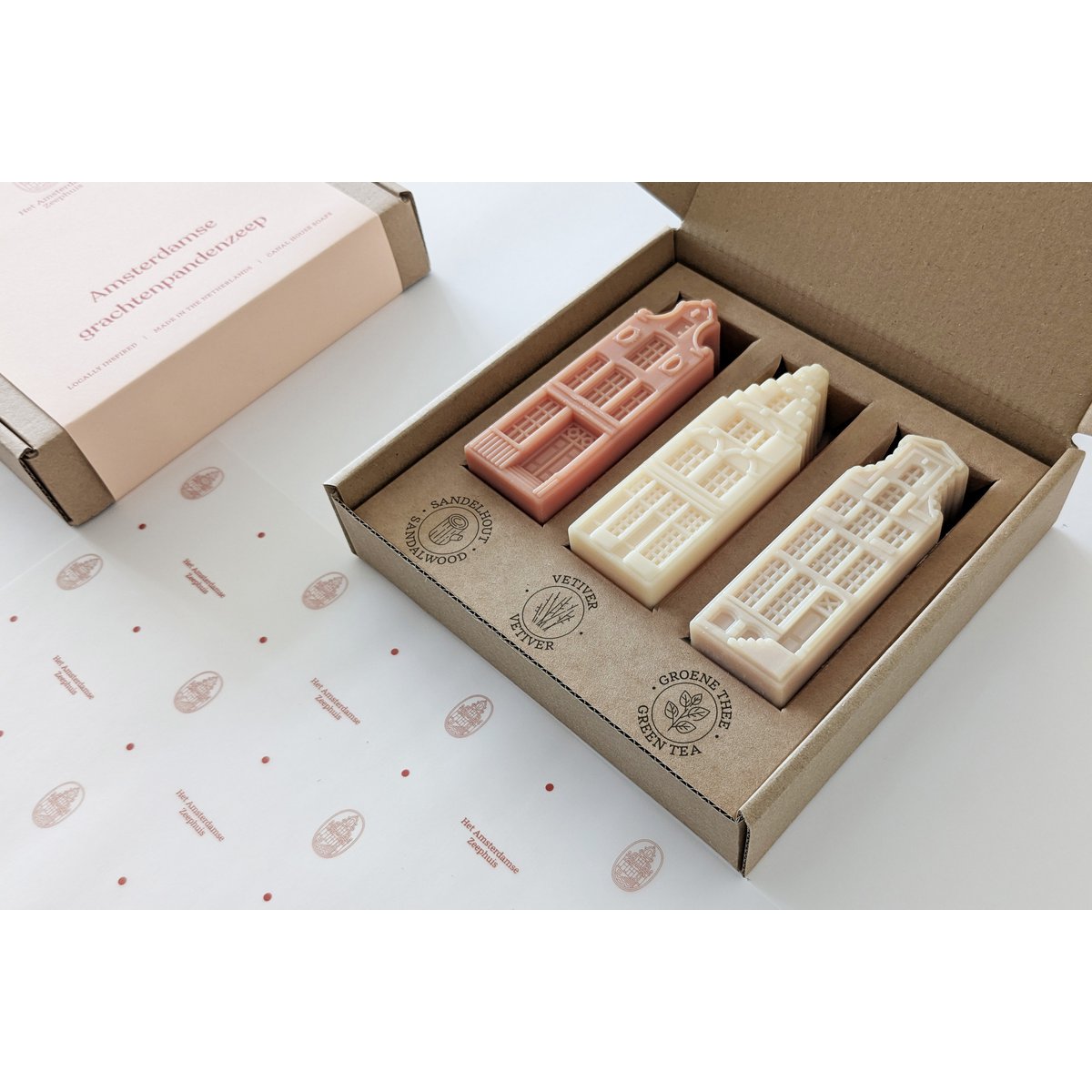 Sandalwood · Vetiver · Green Tea