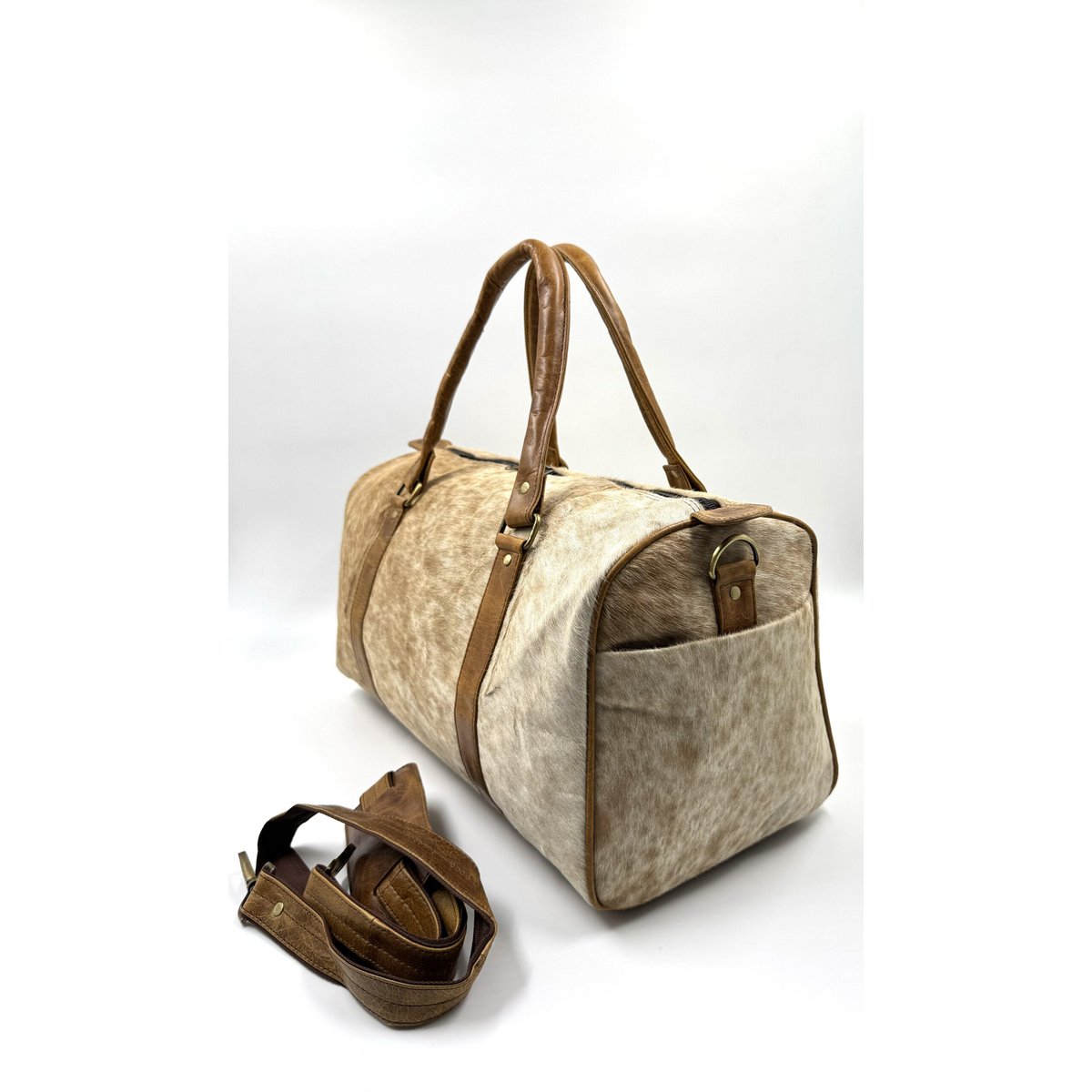 Handmade Leather & Natural Fur Travel Bag – Artisan 46cm “Apex” Duffle & Unique Unisex Weekender