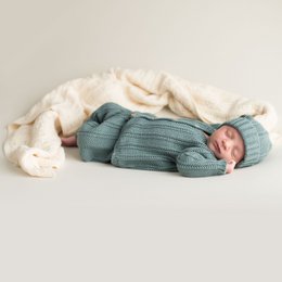 Durchbrochene Babydecke in Ecru