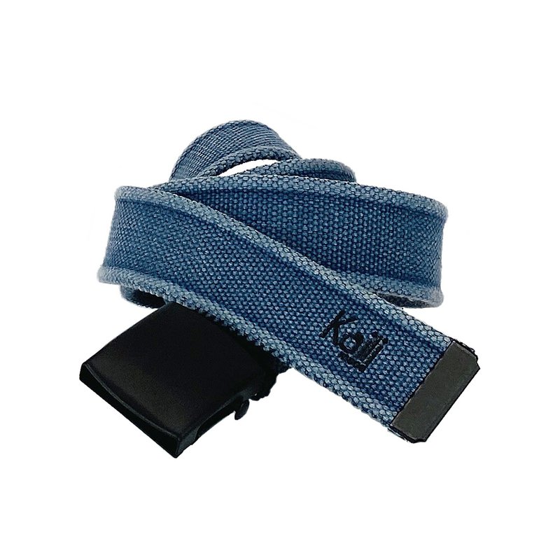 K4010DB | Stone Washed Canvas Ribbon Belt Col. Blue with Matt Black Buckle. Dimensions: 125 x 4 x 0.5 cm One size - Can be shortened. Packaging: Rigid bottom/lid gift box