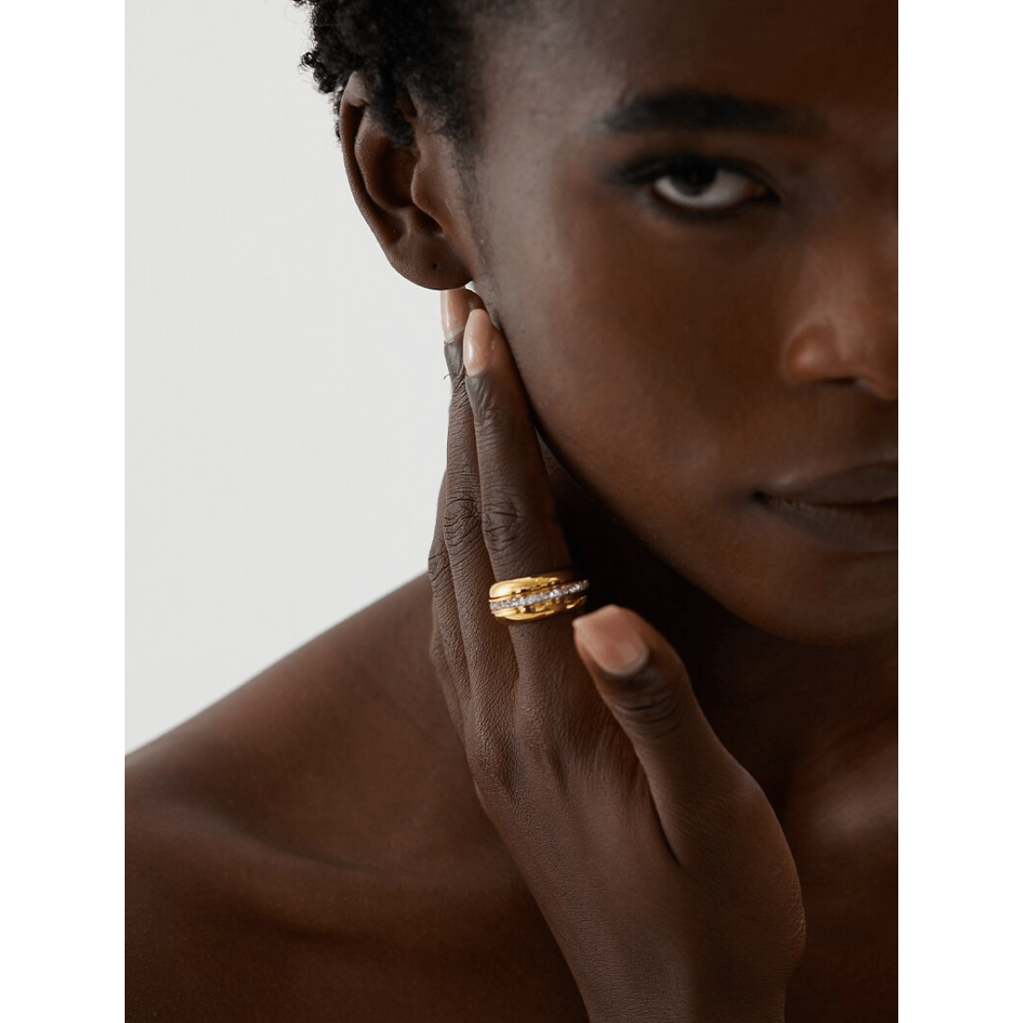 Romane - Wide Crystal Plain Gold Band