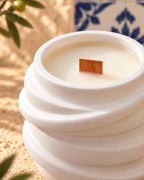 LAVURI TWISTER Candle Vanilla CUP – handgemachte Sojawachskerze