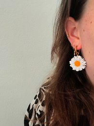 Grands boucles d'oreilles à fleurs