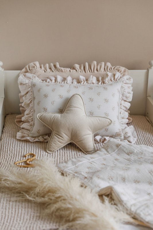 Coussin décoratif en mousseline à volant "Boho Flowers"