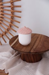 Acorn nut container