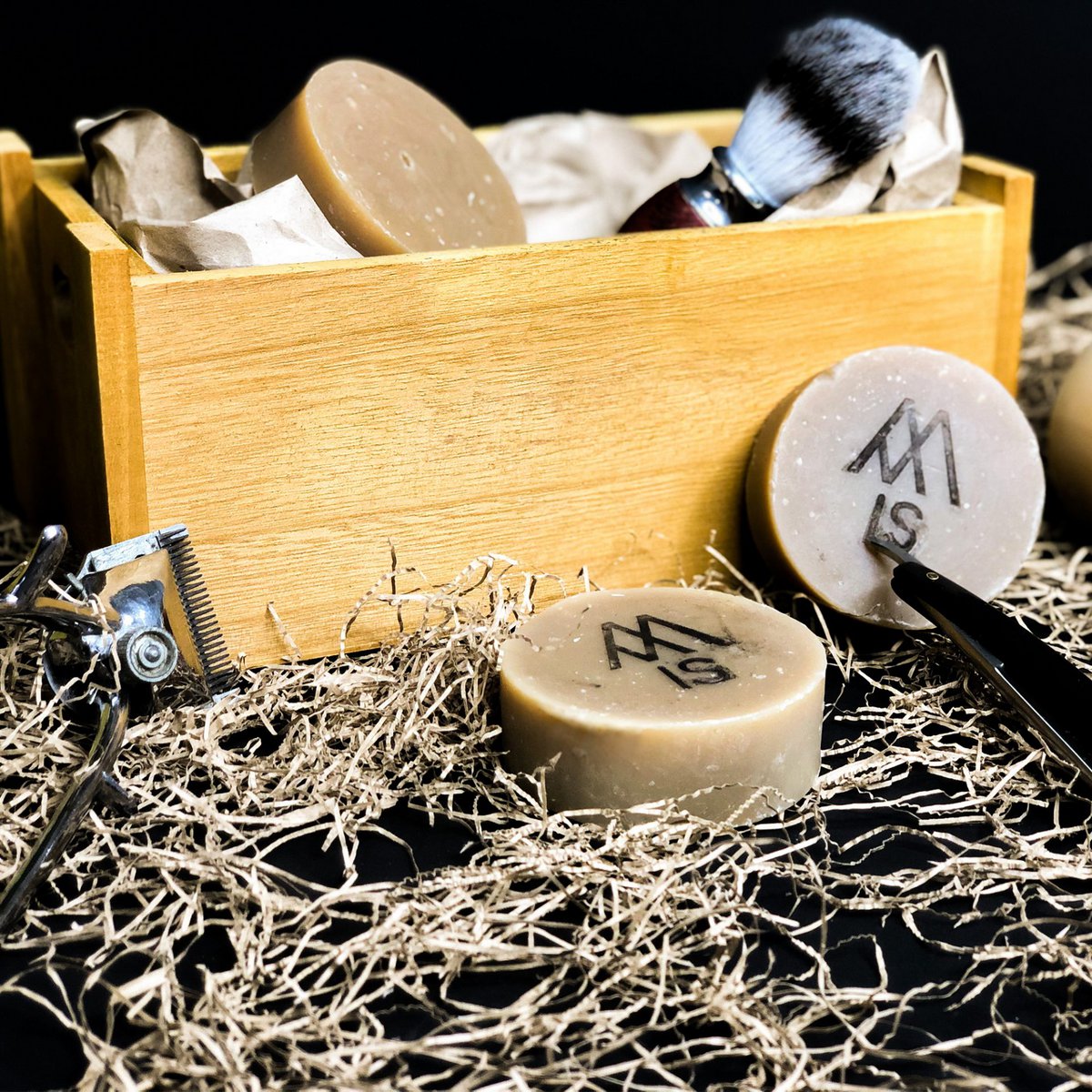 DEEP CLEANSING BEARD SOAP (BEER, CEDARWOOD & BERGAMOT)