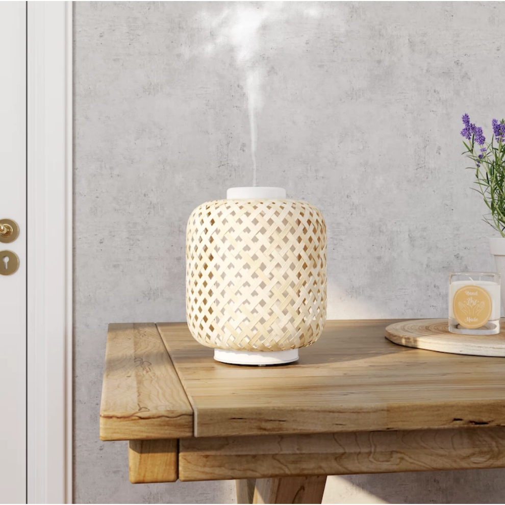 Vanelia: ultralydsdiffusor i rattan og matteret glas