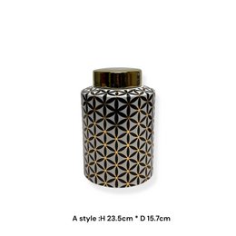Gouden busje met klavertje zes