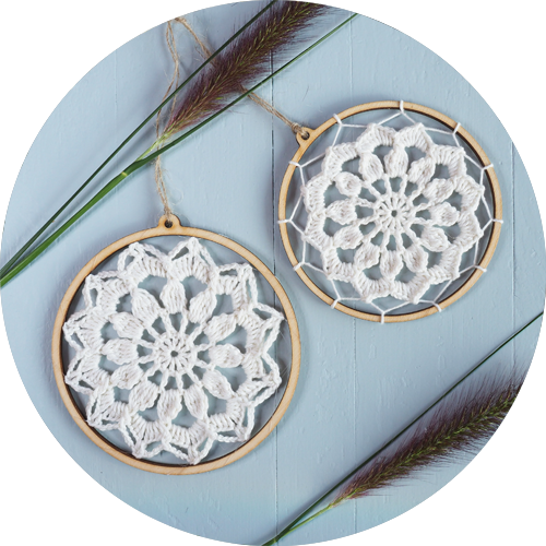 Christmas holiday creative tip! - DIY Christmas bauble crochet kit with wooden rings