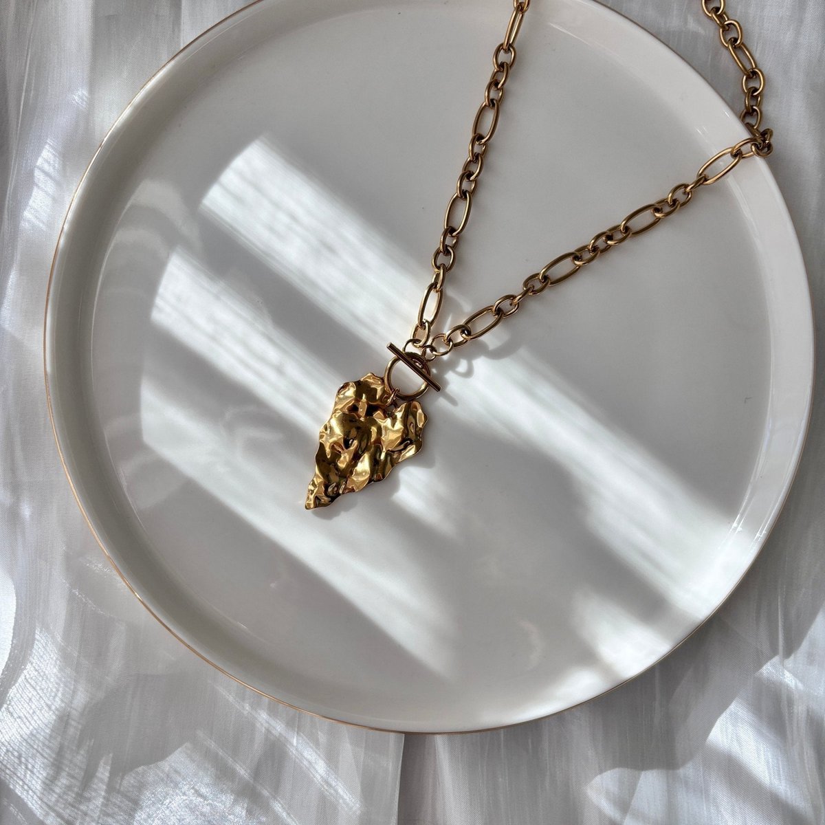 Steel Love – Goldene Herzkette
