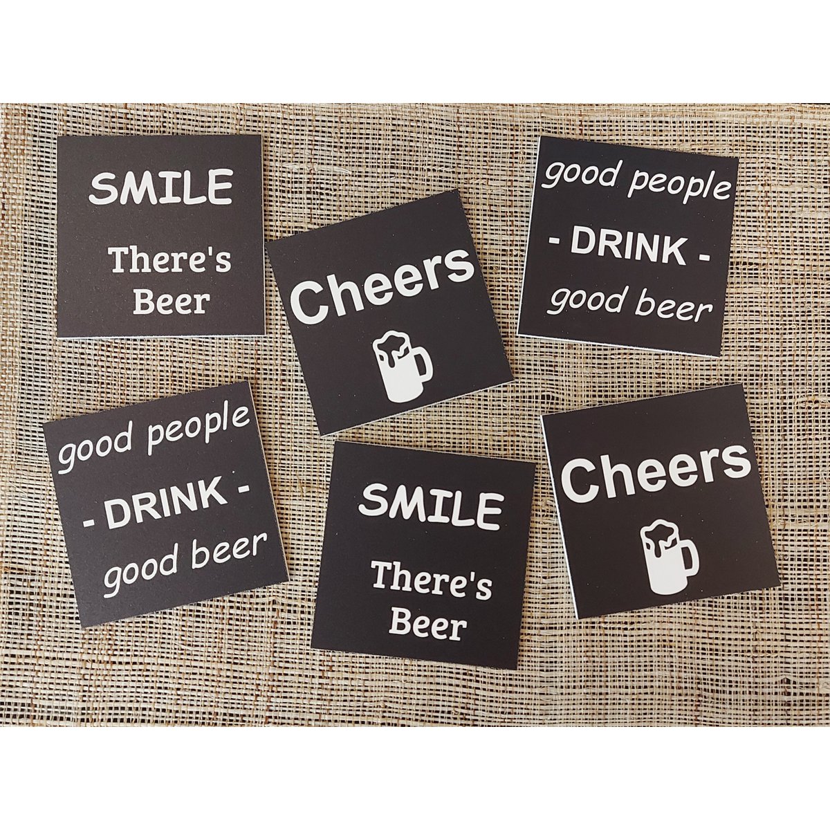 Posavasos de cerveza blanco y negro