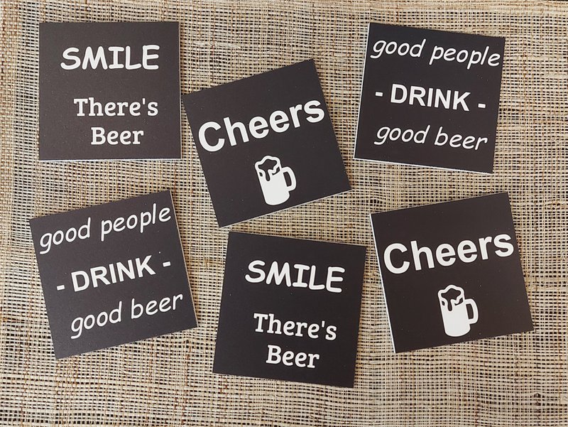 Posavasos de cerveza blanco y negro