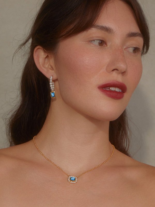 Luccichio Blue Topaze and Pearl Collier