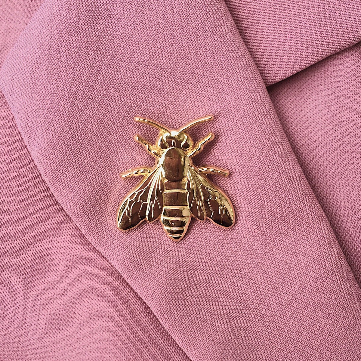 Golden Metal Pin "Bee"