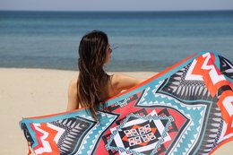 Viscose pareo with geometric pattern in multicolor