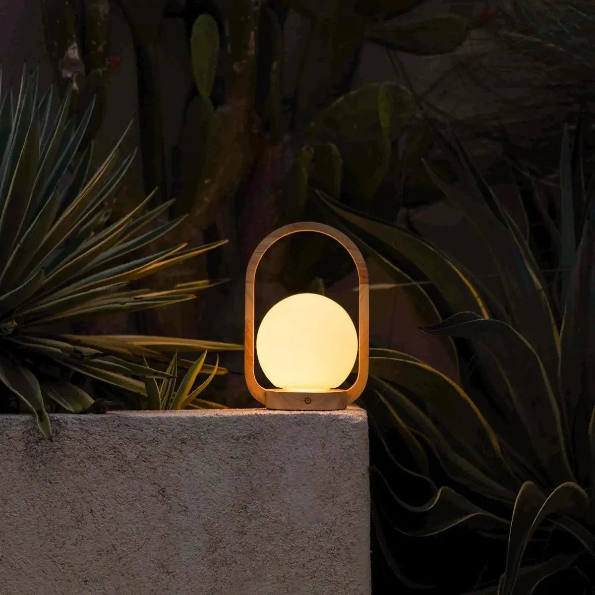 Lampada ricaricabile in legno Skye marrone chiaro