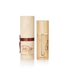 Fluid foundation in a range of shades for a natural, buildable coverage. Infused with nourishing ingredients for a healthy, radiant complexion.