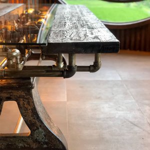 Unieke handgemaakte Steampunk eettafel