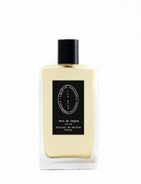 A fresh, floral fragrance with notes of jasmine, lily, and bergamot. Housed in a sleek black bottle.