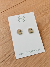  Silver-toned Pacman stud earrings with a minimalist design.