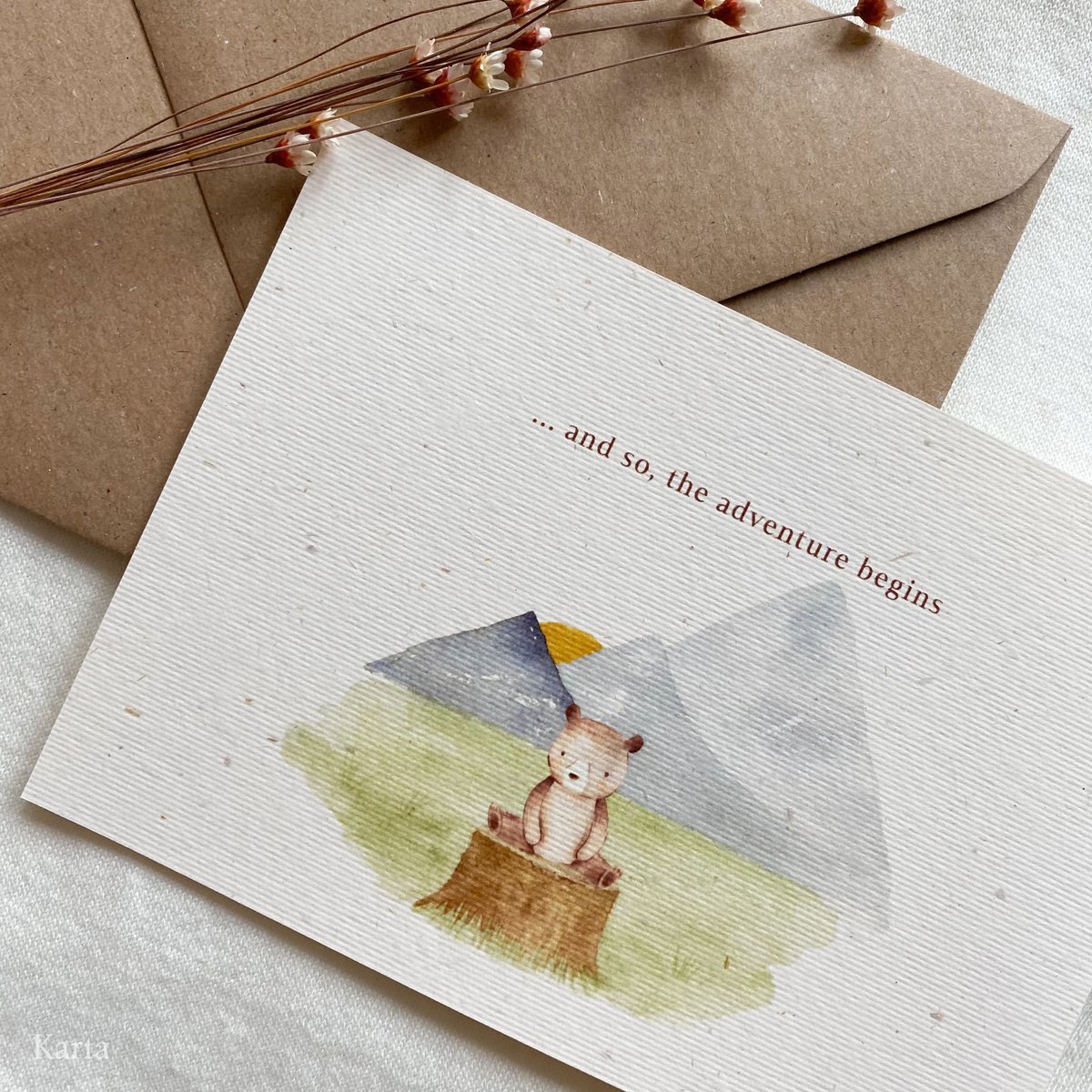 Tarjeta de felicitación - osito en las montañas
