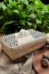 Handgewebte Taschentuchbox aus Baumwolle – geometrisches Jacquard-Design