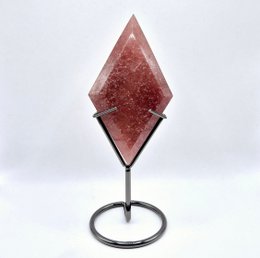 Starry Strawberry Quartz Diamond inklusive stativ (Strawberry Quartz)