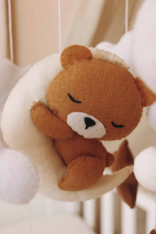 Handgemaakte Slapende Teddybeer Muziekmobiel - Boxmobiel - Baby mobile - mobile wickeltisch