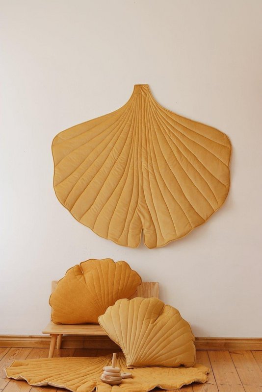"Honey" Velvet Ginkgo Leaf Mat