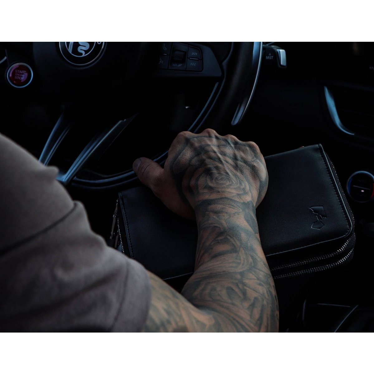 Mutekey Homage | RFID Blocking Travel wallet